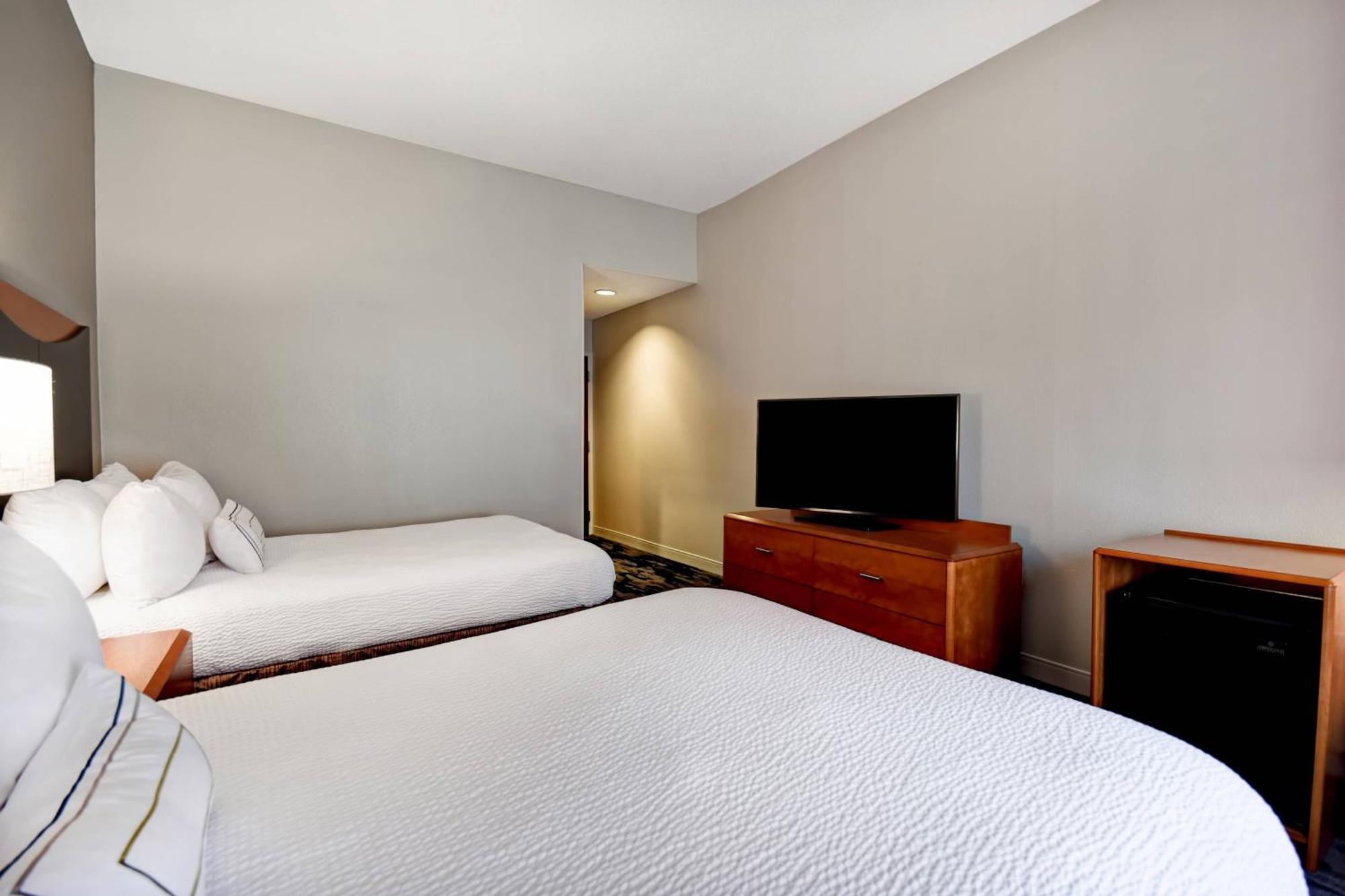 Fairfield Inn & Suites By Marriott Atlanta Kennesaw Exterior photo